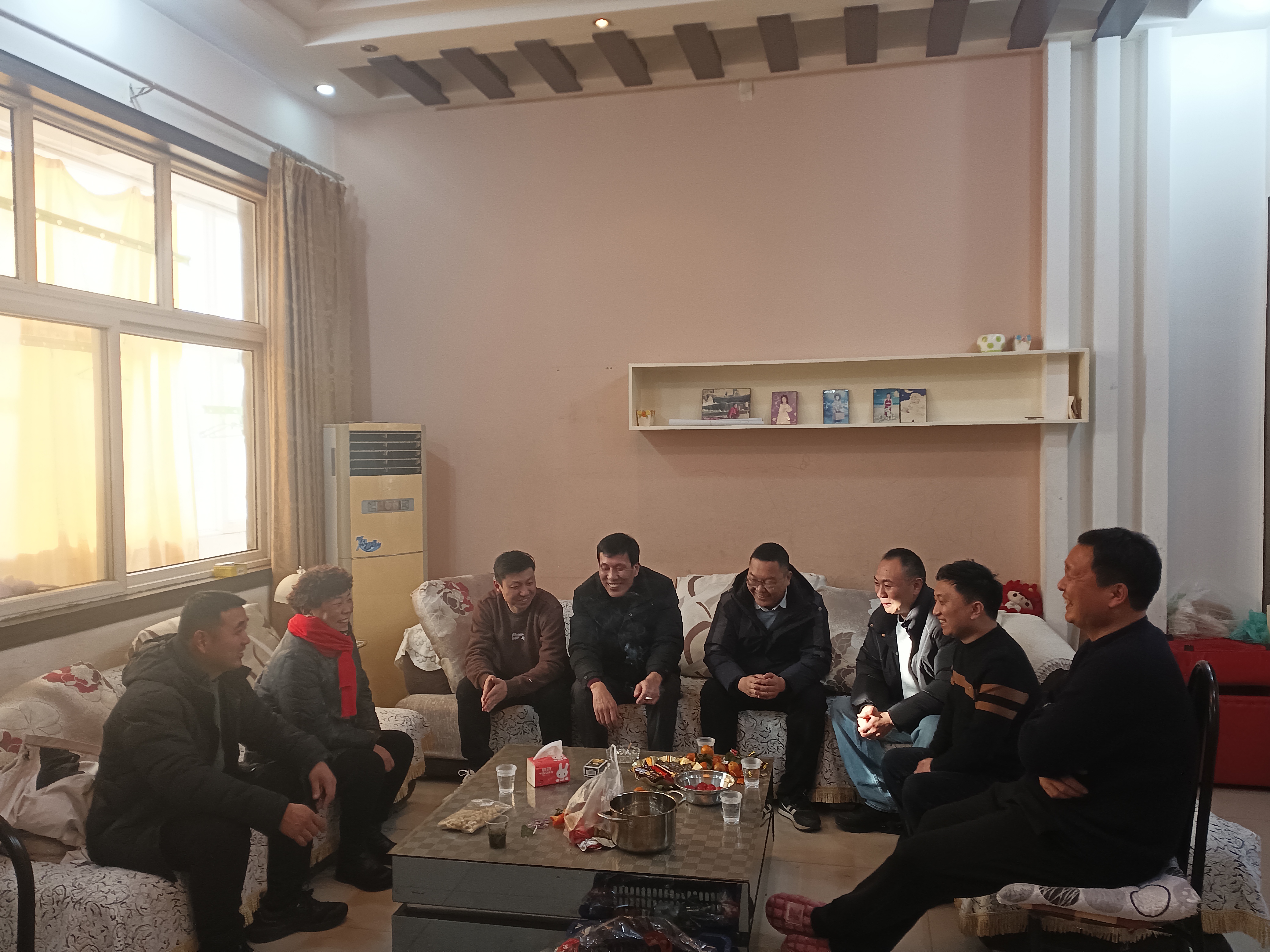 李镇长在小庄，官庄，马庄参加在外人员座谈会 (1).jpg